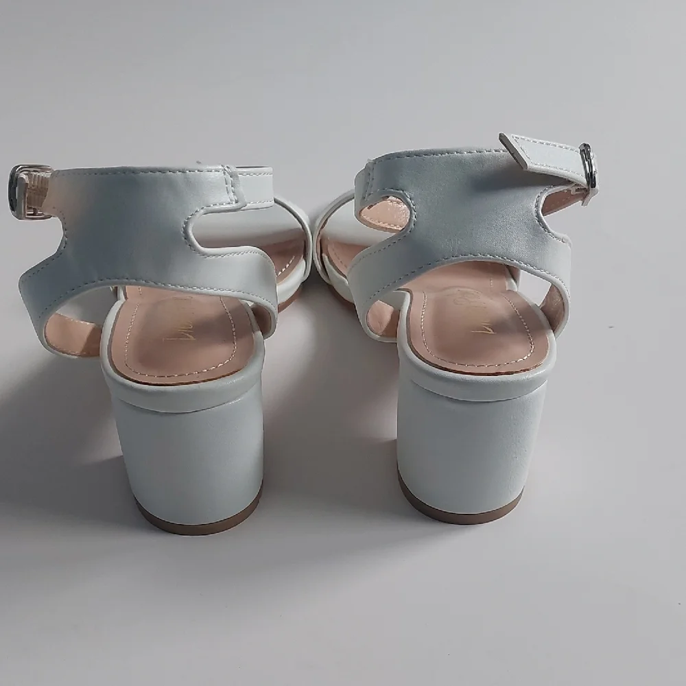 Dream Pairs Gils White Block Heels Size 5‎